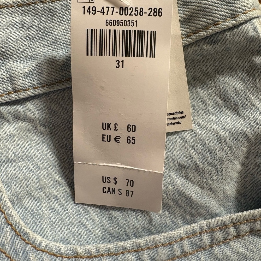 Abercrombie & Fitch High Rise Dad Short - Picture 2 of 3